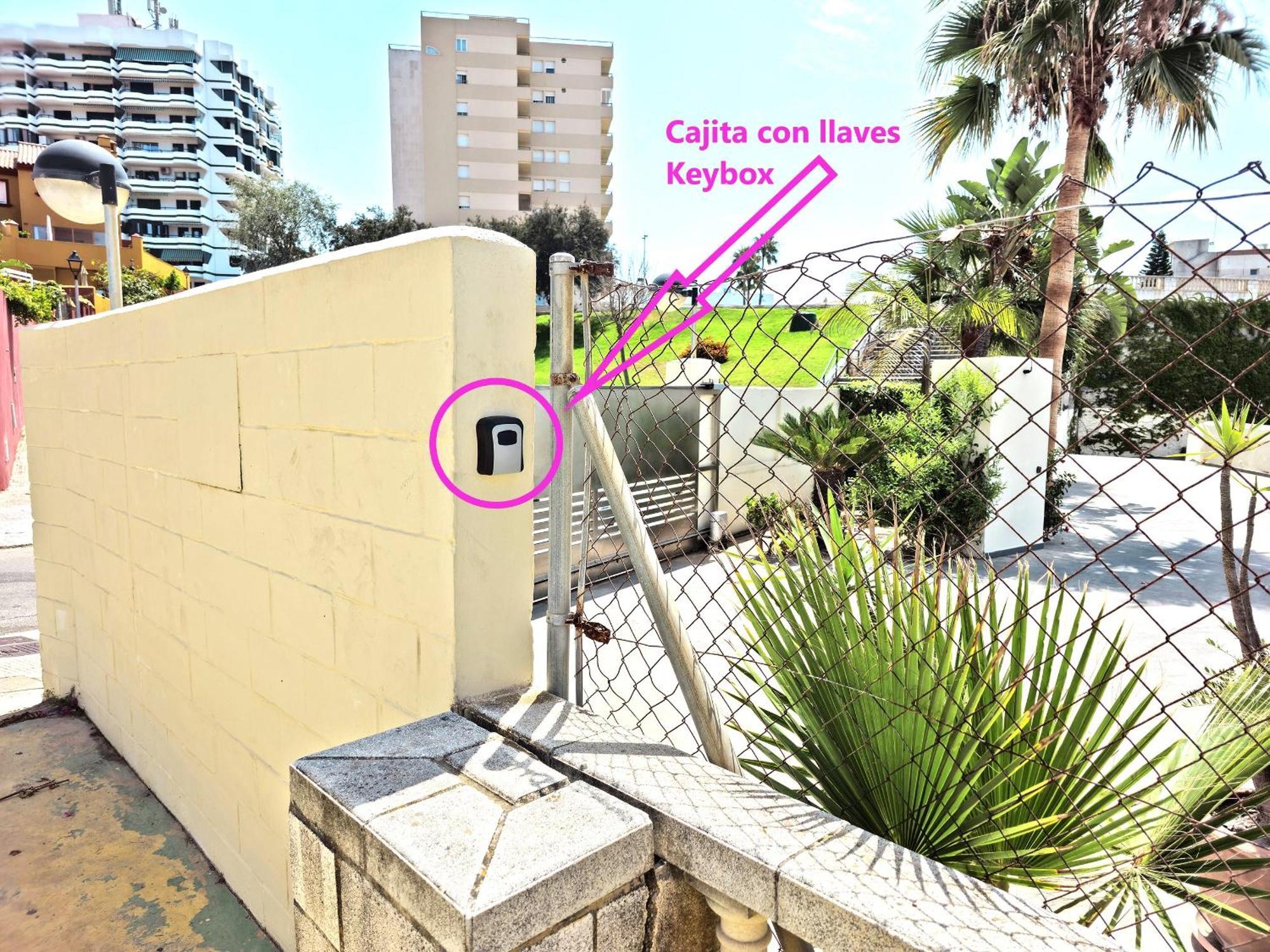 On Beach Deluxe Apartment With Pools And Own Garden El Puerto de Santa María Esterno foto